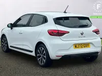 Used Renault Clio Evolution 90 HP (66 kW) 2022 White Hatchback