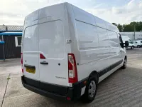 Used Renault Master Business 135 HP (99 kW) 2023 White MPV