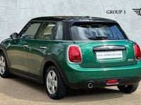 Begagnad Mini Cooper Classic 136 HK (100 kW) 2020 Grön Halvkombi