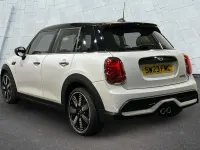 Usado Mini Cooper S Exclusive 176 HP (129 kW) 2023 Branco Citadino