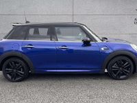 Begagnad Mini Cooper Hatch 134 HK (98 kW) 2019 Blå Halvkombi