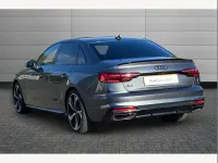 Usado Audi A4 Black Edition 150 HP (110 kW) 2023 Cinzento Sedan