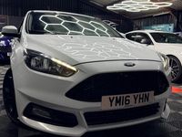 Used Ford Focus ST 185 HP (136 kW) 2016 White Hatchback