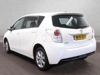 Usado Toyota Verso 132 HP (97 kW) 2016 Branco Monovolume