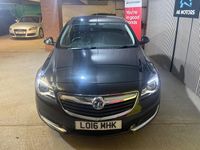 Second-hand Vauxhall Insignia S 2016 Negru Hatchback