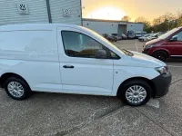 Usado VW Caddy 102 HP (75 kW) 2024 Branco Monovolume