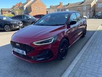 Używany Ford Focus ST 280 KM (205 kW) 2024 Czerwony Hatchback