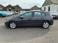 Usado VW Golf VIII Life 130 HP (95 kW) 2024 Cinzento Citadino
