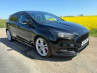 Usado Ford Focus ST 250 HP (183 kW) 2016 Preto Citadino