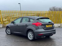 Used Ford Focus Titanium 125 HP (91 kW) 2015 Grey Hatchback