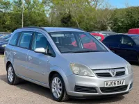 Usata Vauxhall Zafira Club 105 CV (77 kW) 2006 Argento Monovolume