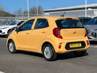 Używany Kia Picanto 66 KM (48 kW) 2023 Żółty Hatchback