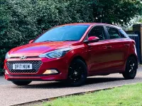 Used Hyundai i20 SE 84 HP (61 kW) 2017 Red Hatchback