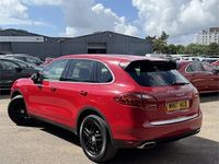 Used Porsche Cayenne 245 HP (180 kW) 2013 Red SUV