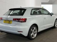 Begagnad Audi A3 Sport 150 HK (110 kW) 2017 Vit Halvkombi