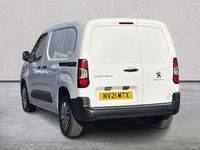 Used Peugeot Partner 131 HP (96 kW) 2021 White MPV