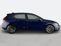 Used VW Golf VIII Life 110 HP (80 kW) 2023 Blue Hatchback