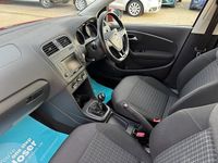 Used VW Polo SE 75 HP (55 kW) 2015 Red Hatchback