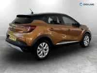 Used Renault Captur Iconic 100 HP (73 kW) 2020 Orange/black SUV