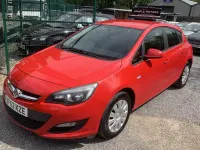 Second-hand Vauxhall Astra 2012 Roșu Hatchback