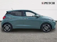Used Hyundai i10 Premium 78 HP (57 kW) 2024 Green Hatchback