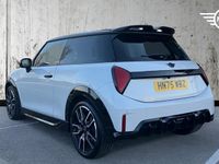 Begagnad Mini Cooper Hatch 114 kW (156 HK) 2025 Vit Halvkombi