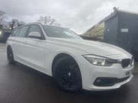 Begagnad BMW 320 Efficient Dynamics 2018 Vit Kombi