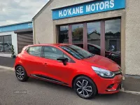 Used Renault Clio Play 75 HP (55 kW) 2018 Red Hatchback