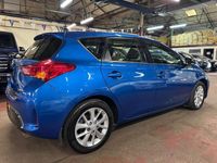 Used Toyota Auris 132 HP (97 kW) 2013 Blue Hatchback