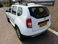 Used Dacia Duster Lauréate 110 HP (80 kW) 2015 White SUV
