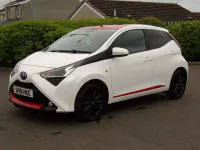 Gebraucht Toyota Aygo x-press 2018 Weiß Kleinwagen