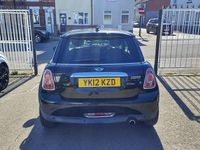 Begagnad Mini Cooper Hatch 2012 Svart Halvkombi