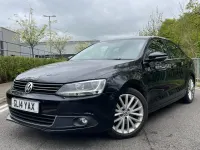 Usado VW Jetta Sportline 140 CV (102 kW) 2014 Negro Berlina