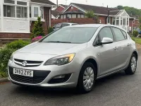 Second-hand Vauxhall Astra 2013 Argintiu Hatchback