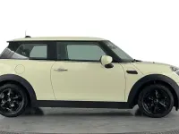 Used Mini Cooper Classic 136 HP (100 kW) 2021 White Hatchback