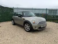 Begagnad Mini Cooper D Hatch 2009 Silver Halvkombi