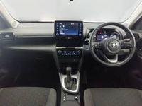 Used Toyota Yaris Hybrid 116 HP (85 kW) 2022 White Estate