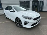 Usado Kia Ceed 140 HP (102 kW) 2019 Branco Citadino