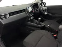 Used Renault Clio Evolution 90 HP (66 kW) 2023 Flame red  Hatchback