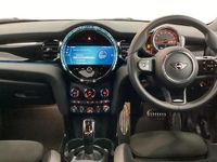 Begagnad Mini Cooper Hatch 134 HK (98 kW) 2022 Grå Halvkombi