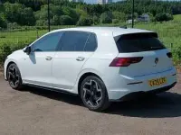 Usado VW Golf VIII R-line 150 HP (110 kW) 2025 Branco Citadino