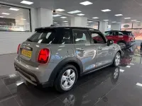 Usado Mini Cooper Classic 2022 Gris Utilitario