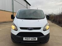 Used Ford Transit Custom 105 HP (77 kW) 2017 White Van