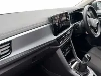 Usado VW T-Roc Life 150 CV (110 kW) 2024 Gris SUV