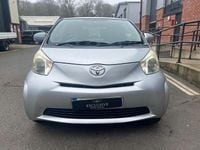 Used Toyota iQ 68 HP (50 kW) 2009 Silver Hatchback