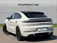 Used Porsche Cayenne 493 HP (362 kW) 2025 Grey SUV