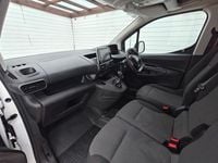 Used Peugeot Partner 131 HP (96 kW) 2021 White MPV
