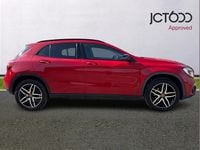 Used Mercedes GLA180 Urban 120 HP (88 kW) 2019 Red SUV