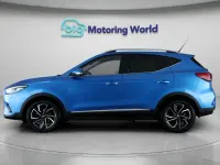 Käytetty MG ZS Exclusive 111 HP (81 kW) 2023 Sininen Katumaasturi