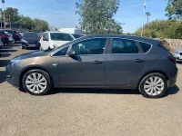 Used Vauxhall Astra Elite 115 HP (84 kW) 2015 Grey Hatchback